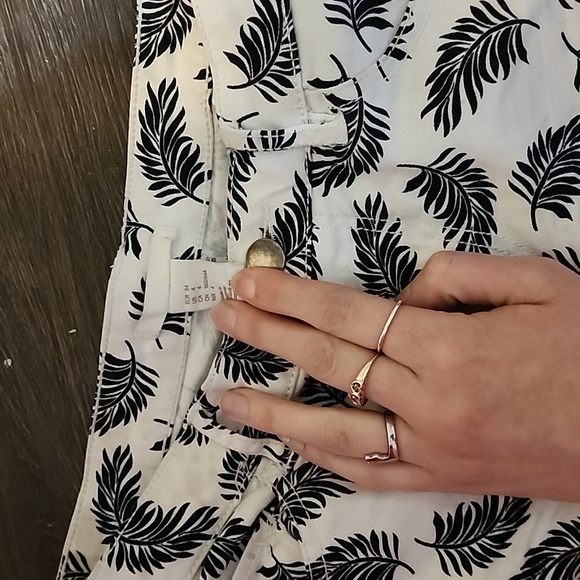 H&M  shorts - Picture 2 of 2